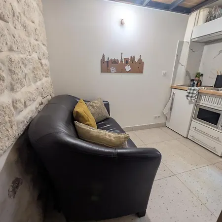 Superbe Studette Au Coeur De L'ile Saint Louis - 1 Personne *